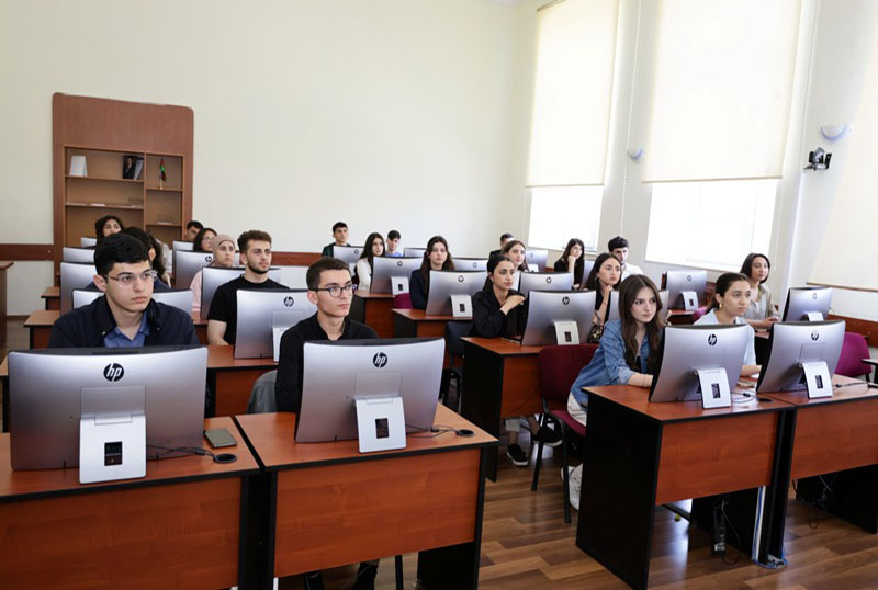 Maliyyə və m&uuml;hasibat fak&uuml;ltəsində &ldquo;S&uuml;ni intellekt və VBA ilə Excel əməliyyatlarının avtomatlaşdırılması&rdquo; m&ouml;vzusunda seminar ke&ccedil;irilib