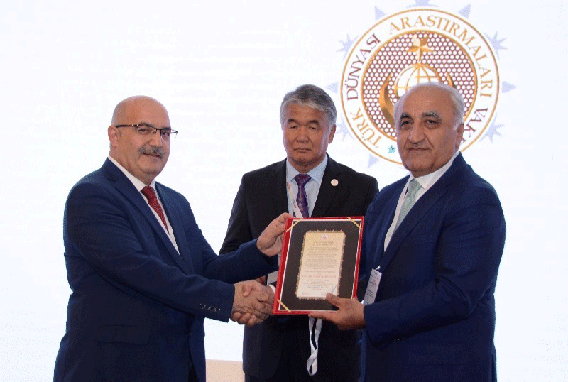 UNEC rektoru “Prof. Dr. Turan Yazgan Təhsil və Mədəniyyət Mükafatı” ilə təltif olunub