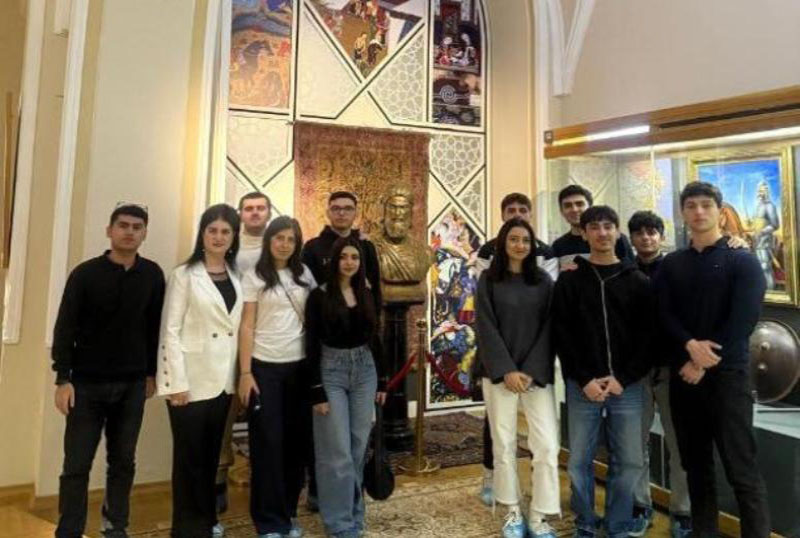 muzey_251225 UNEC professorları ulu &ouml;ndərin &ouml;lkə iqtisadiyyatının inkişafındakı rolundan bəhs ediblər