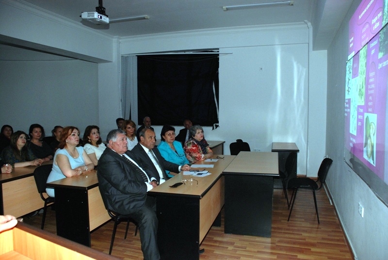 DSC_00141 UNEC-də elmi-metodik seminar: “Azərbaycan xalçalarının kompozisiya xüsusiyyətləri”