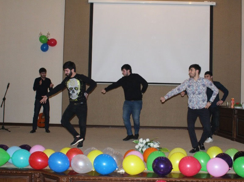 UNEC-də Novruz bayramına həsr olunmuş konsert proqramı keçirilib