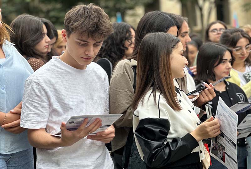 og_150925 UNEC nümayəndəsi Polis Akademiyasında tələbələrlə görüş keçirdi