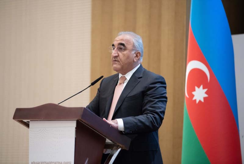 rektor_UNEC_160925 Professor P.Moog:”Azərbaycanın qeyri-neft ixracı sahəsində çox güclü potensialı var”