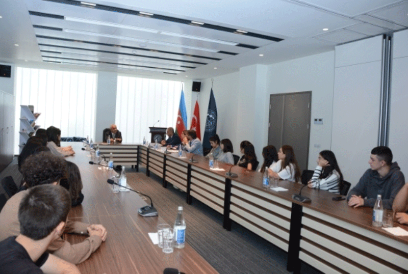 rektor_gorush_260923 UNEC-də Rəqəmsal Marketinq kursunun 3-cü sessiyası başladı!