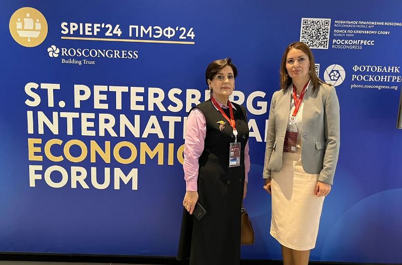 UNEC-in dosentləri Sankt Peterburqda keçirilən beynəlxalq iqtisadi forumda iştirak ediblər