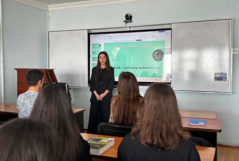 tedbir_IIF_140525 UNEC-in professoru Qara dəniz regionu ölkələrinin iqtisadi əməkdaşlığını şərh edib