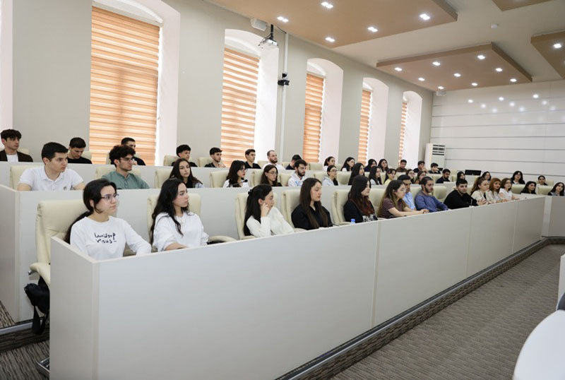 tedbirmmf_220426 Maliyyə və m&uuml;hasibat fak&uuml;ltəsinin kollektivi 204 n&ouml;mrəli tam orta &uuml;mumtəhsil məktəbində g&ouml;r&uuml;ş ke&ccedil;irib