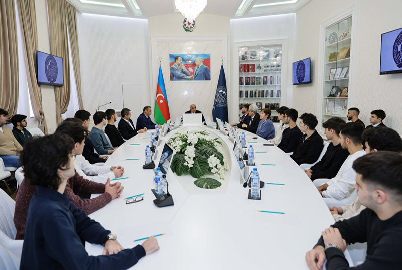 telebe-startap_221225 UNEC-in Biznes və menecment fak&uuml;ltəsində 20 Yanvar şəhidləri anılıb