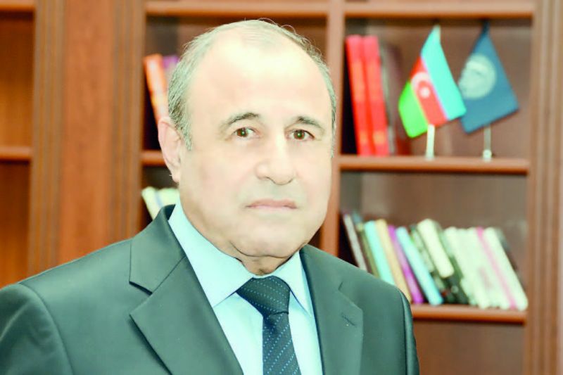 Vəkil HÜSEYNOV,  Azərbaycan Dövlət İqtisad Universitetinin (UNEC) professoru