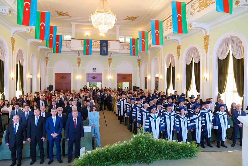yubiley_190625 UNEC-də “Dilimiz –milli varlığımızdır”  mövzusunda xüsusi dərslər keçirilib