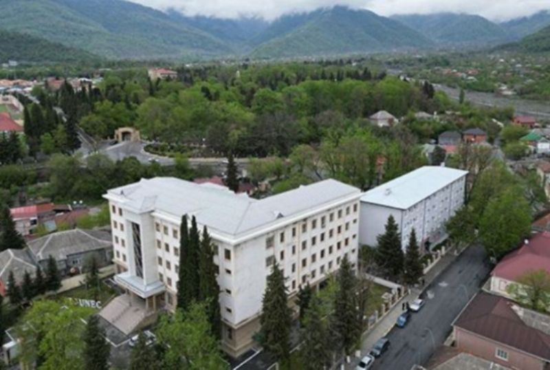 zaqatala3jpg_1783113313 Maliyyə və m&uuml;hasibat fak&uuml;ltəsinin kollektivi Xocalı şəhidinin ailəsini ziyarət edib