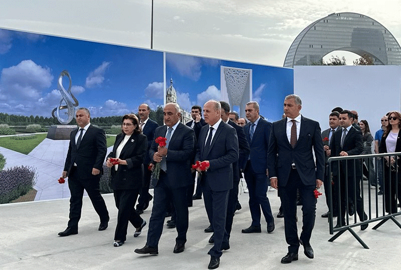 UNEC kollektivi Zəfər parkında olub