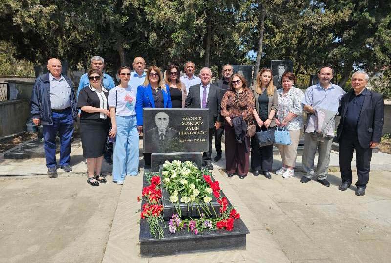 UNEC-də professor Aydın Səmədovun xatirəsi ehtiramla yad edilib